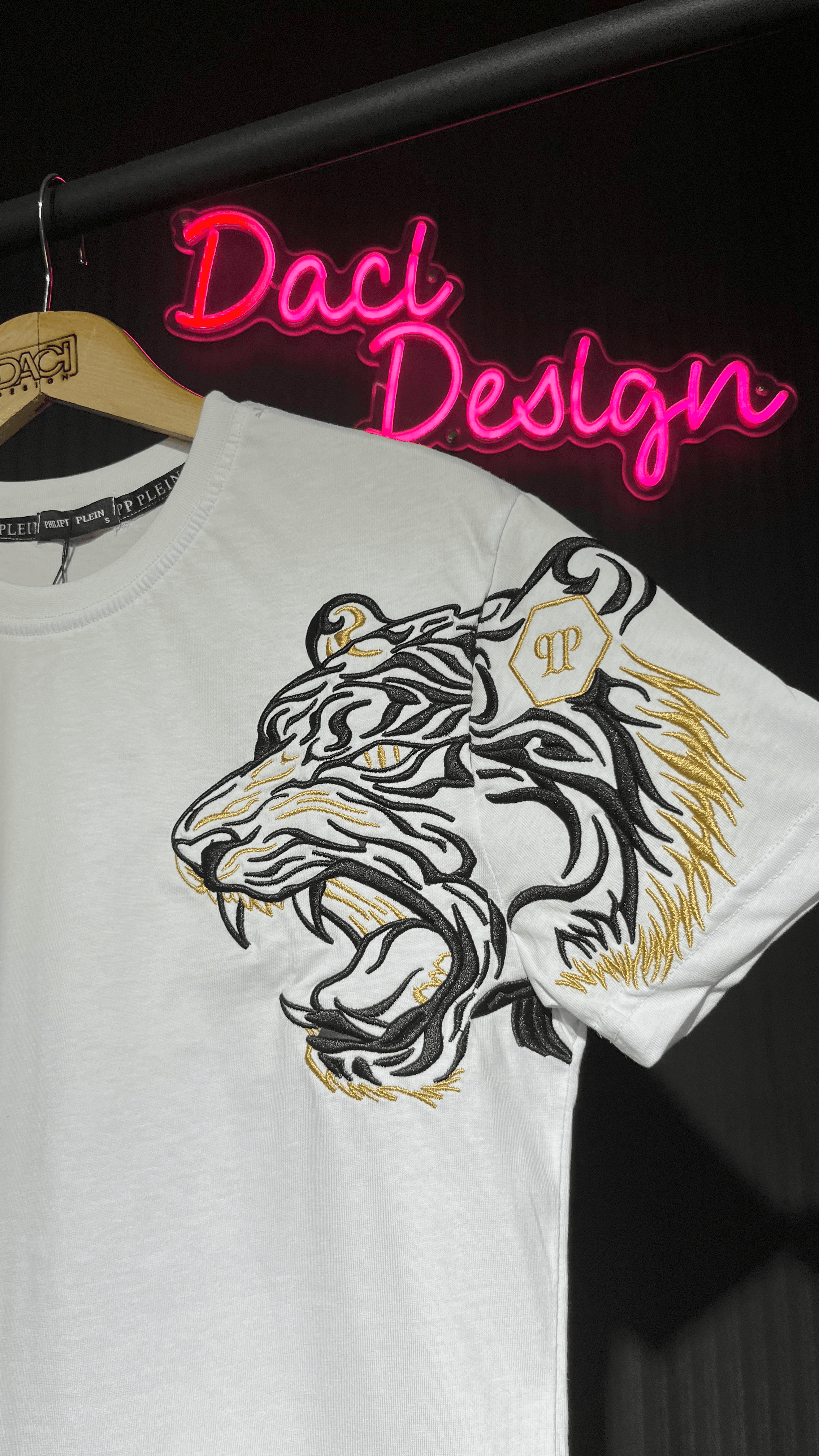 KAPLAN KOL DETAYLI BEYAZ PREMİUM T-SHİRT